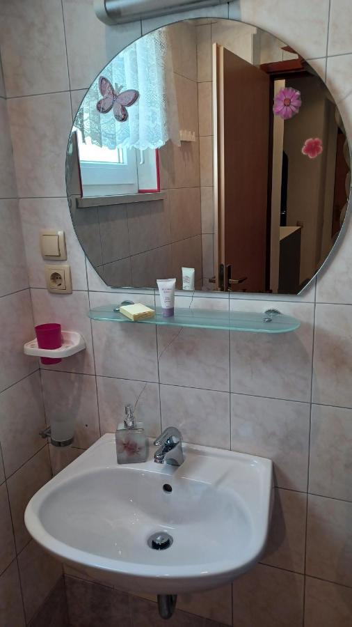 Apartmani Mary Дугі-Рат Екстер'єр фото