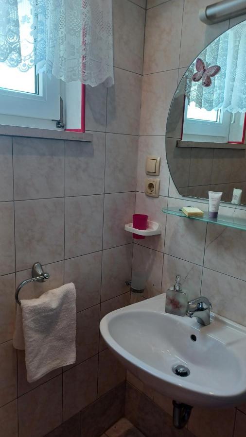 Apartmani Mary Дугі-Рат Екстер'єр фото